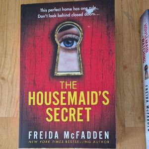 Books by Freida McFadden